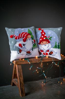 KIT COUSSIN AU POINT DE CROIX GNOME A PATIN